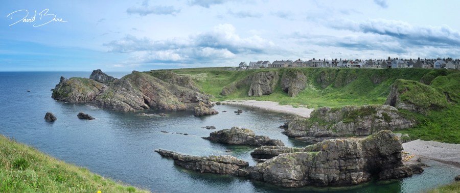 Bow Fiddle Bay (Scotland).jpg